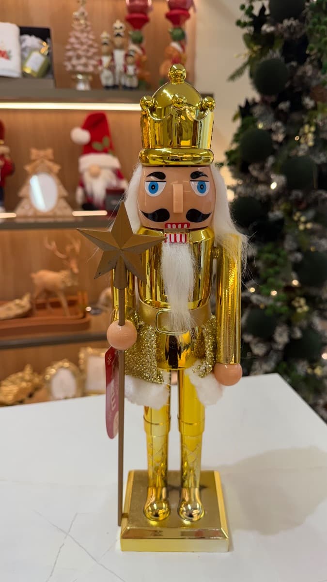 Quebra-Nozes Decorativo Dourado – 38 cm