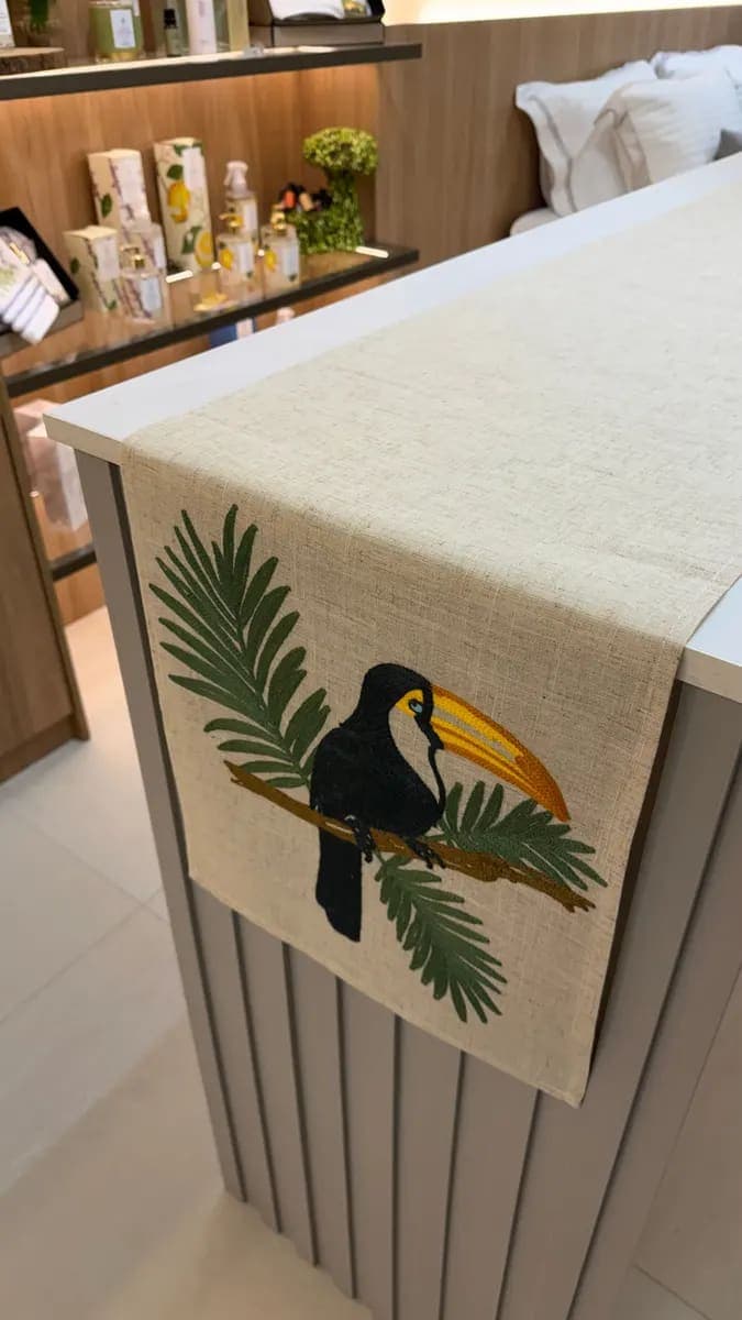 Trilho de Mesa Decorativo – Tucano