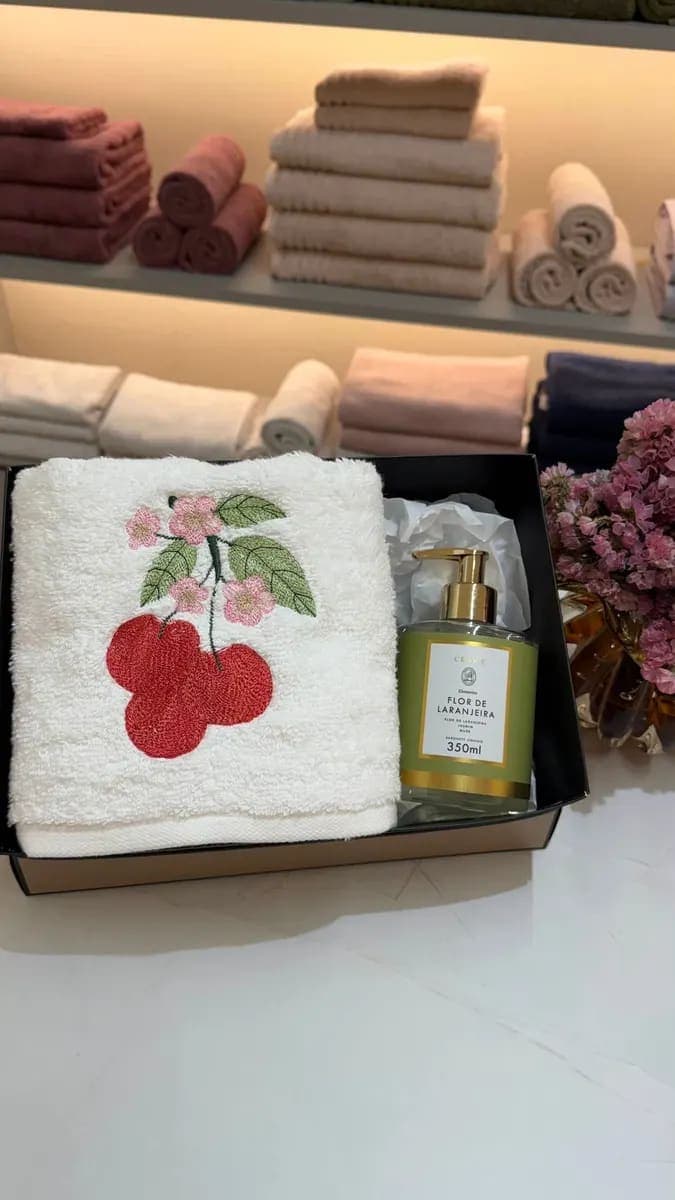 Kit Presente – Toalha Trussardi & Sabonete Líquido L’Envie