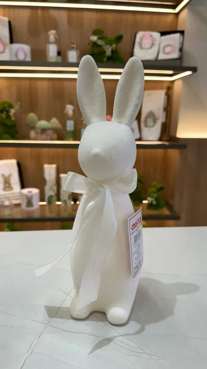 Coelho Decorativo de Páscoa Branco Flocado com Laço – 31cm