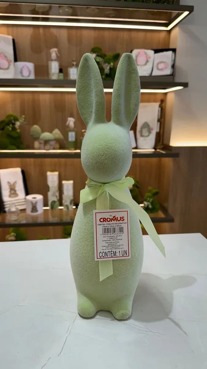 Coelho Decorativo de Páscoa Verde Flocado com Laço – 40 cm