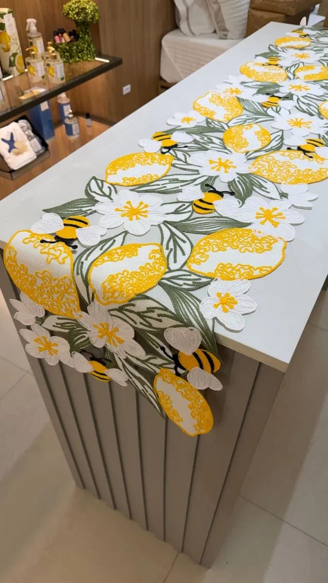 Trilho de Mesa Decorativo – Bee Happy