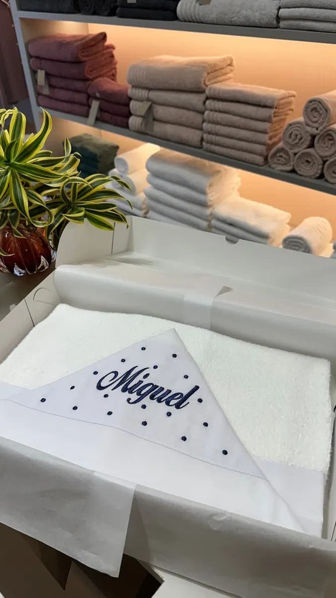 Toalha de Banho Trussardi com Capuz