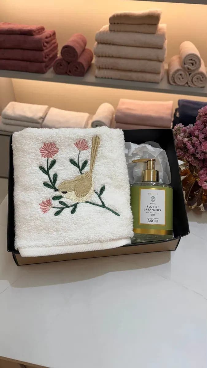 Kit Presente – Toalha Trussardi & Sabonete Líquido L’Envie