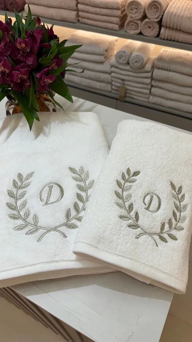 Jogo de Toalhas Banhão e Rosto – Branco/Fendi