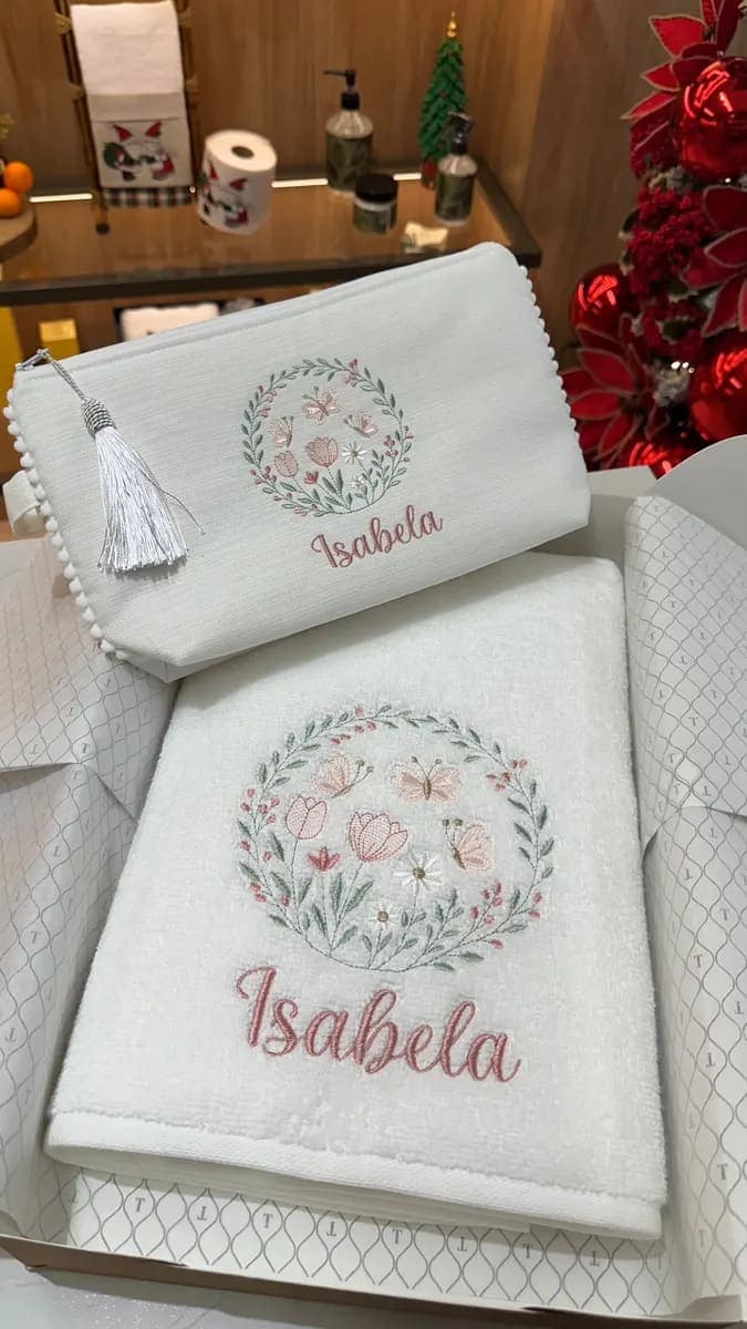 Kit Toalha Banho e Necessaire - Guirlanda Floral