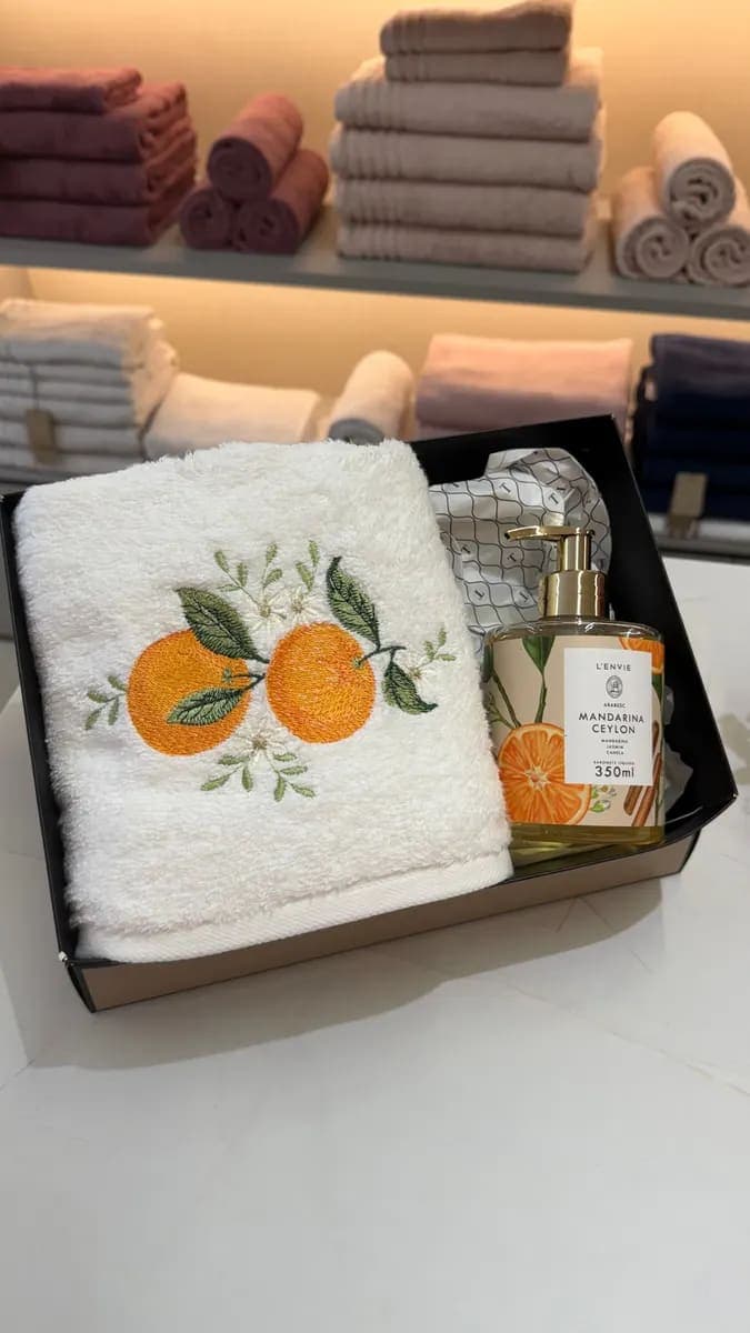 Kit Presente – Toalha Trussardi & Sabonete Líquido L’Envie