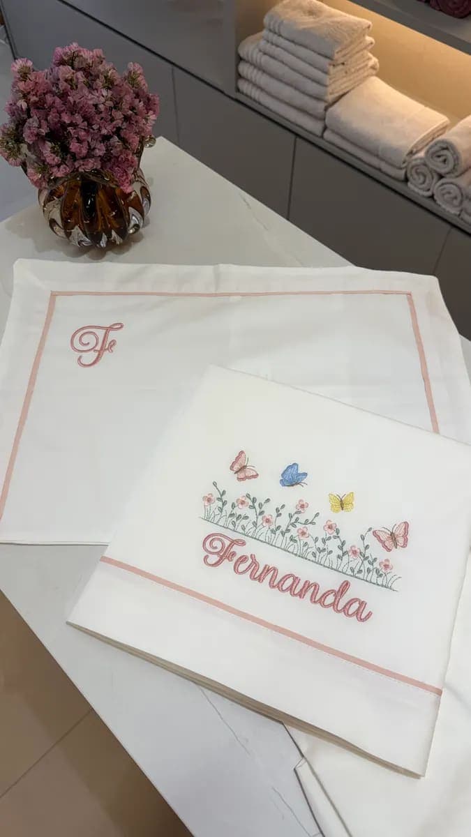 Jogo de berço Trussardi 100% Algodão Egípcio Branco/Rosa