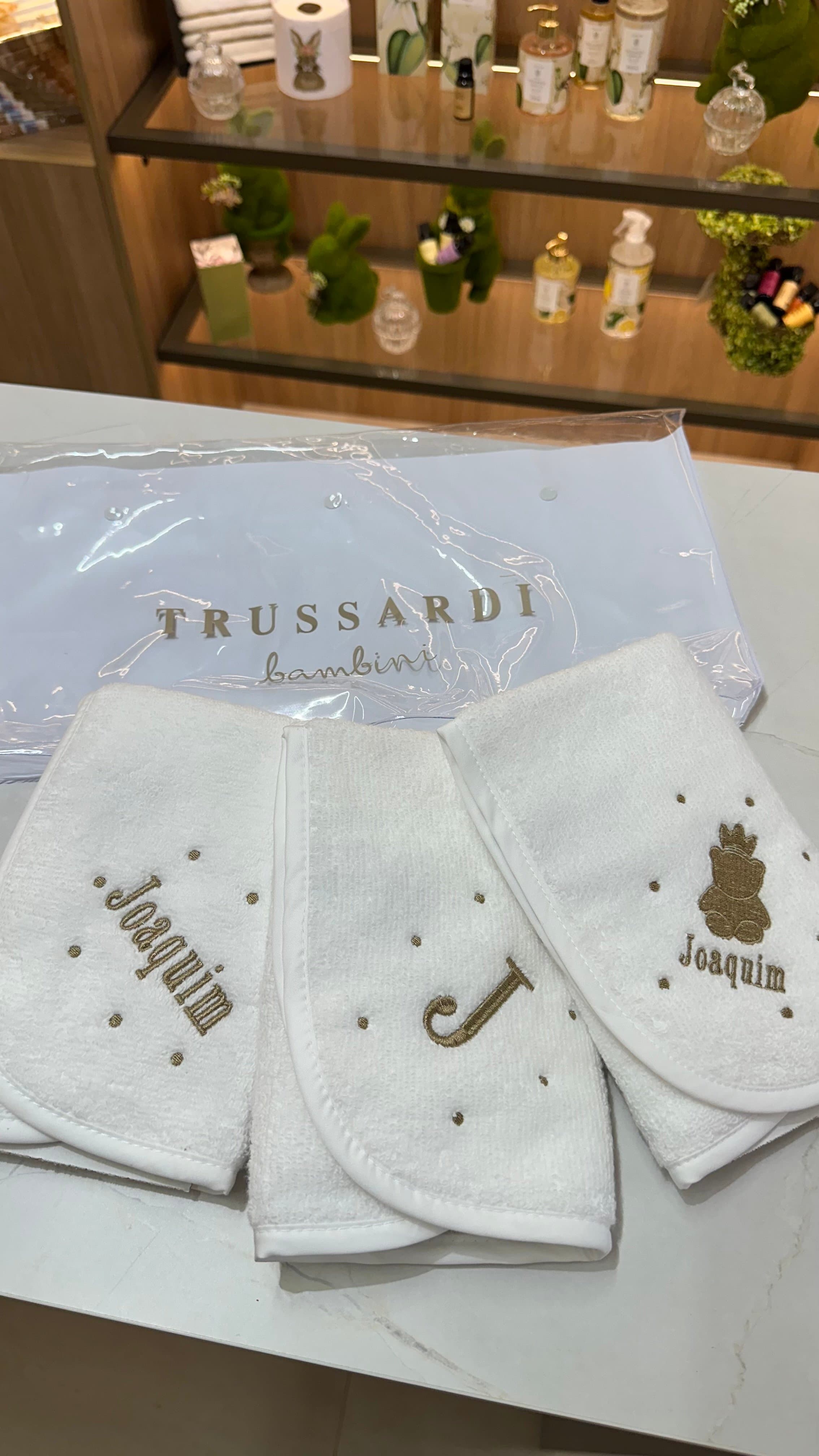 Jogo 3 Fraldas de boca Trussardi - 1 Cor Bordado