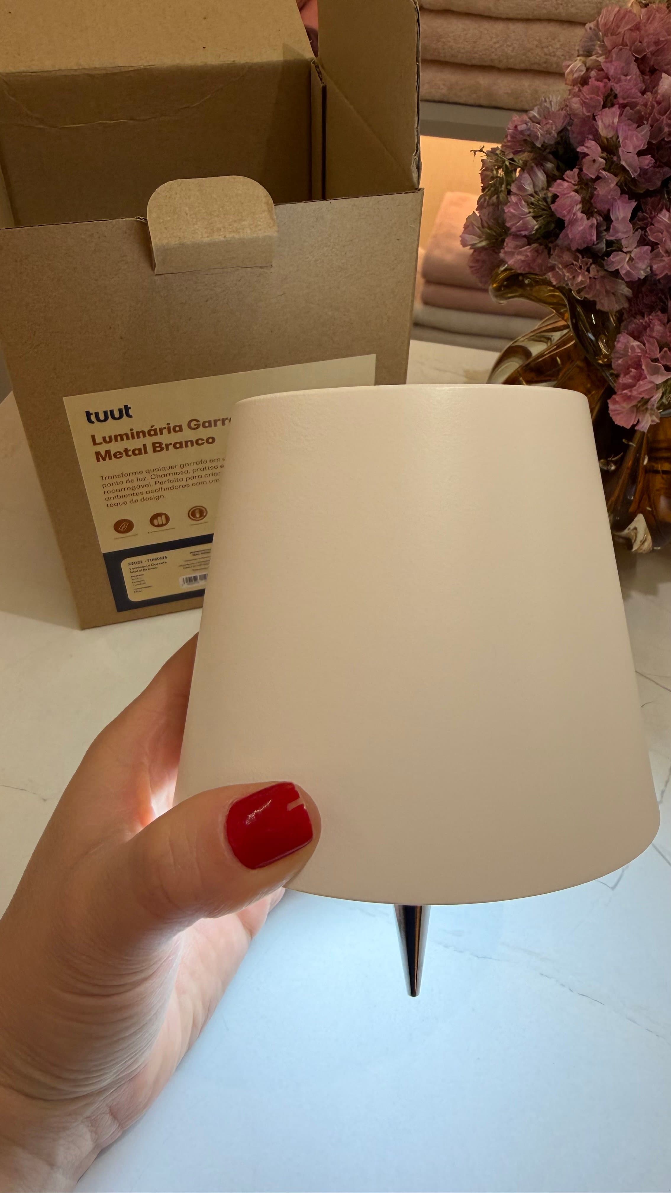 Luminária Garrafa LED Recarregável – Metal Branco — imagem 1
