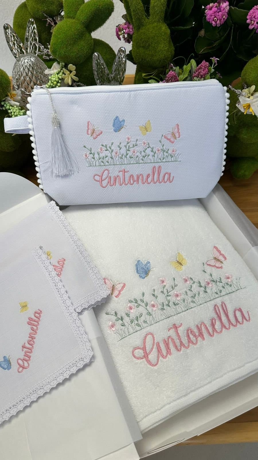 Kit Toalha Banho, Necessaire e Fraldinhas - 4 pçs